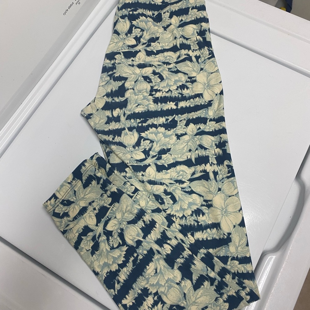 Lularoe Blue and Cream Floral OS leggings, EUC